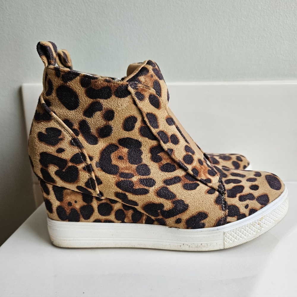 Shoes - Picture 3 of 5